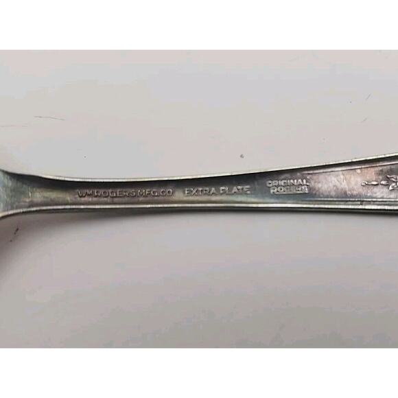 Wm Rogers Vintage Silverplate Fork & Spoons Magnolia Design Extra Plate Flatware - Picture 4 of 6